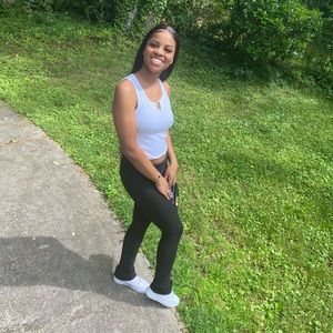 Meet your Posher, Adriel